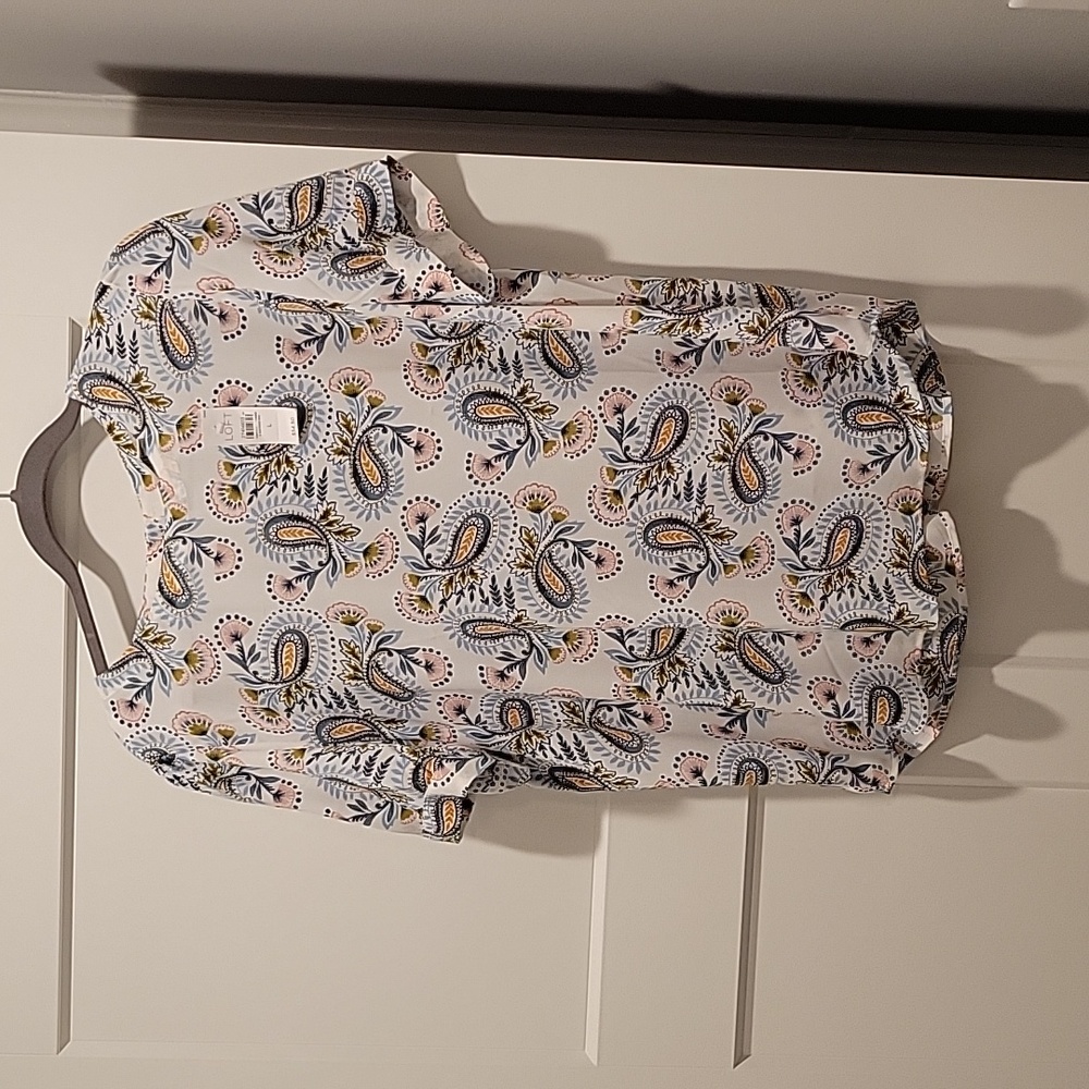 NWT Loft Paisley Dress Shirt with Button Back Detail
